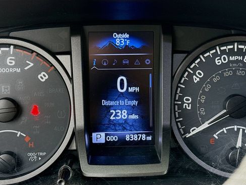 Used 2016 Toyota Tacoma TRD Off-Road w/ Towing Package AWD/4WD image 12