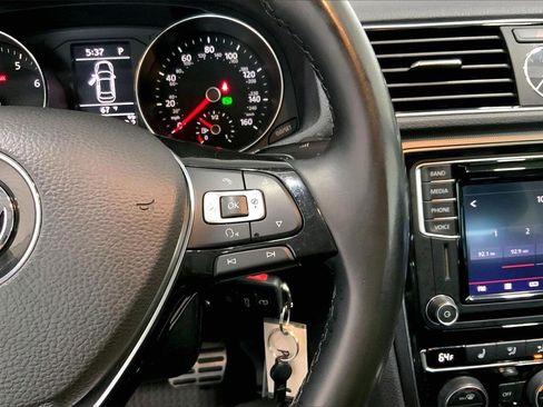 Used 2017 Volkswagen Passat 1.8T R-Line image 22