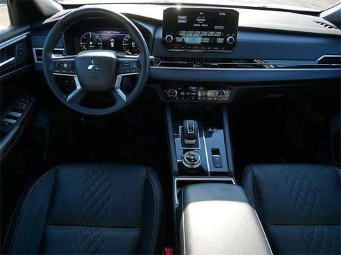 Used 2025 Mitsubishi Outlander SEL Black Edition image 11