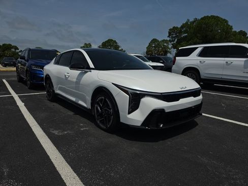 Certified 2025 Kia K4 EX w/ GT-Line Premium Package FWD image 2