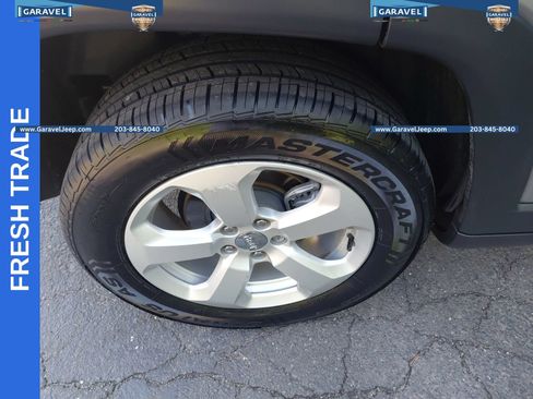 Used 2019 Jeep Compass Latitude w/ Popular Equipment Group AWD/4WD image 25