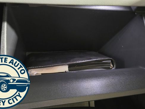 Used 2024 Volkswagen Taos SE image 17