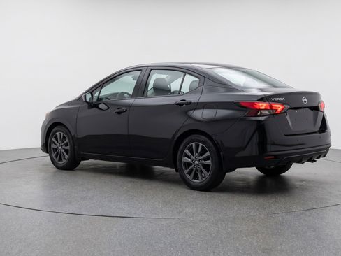 Used 2025 Nissan Versa SV image 6