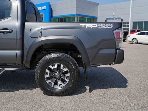 Used 2021 Toyota Tacoma TRD Off-Road AWD/4WD image 12