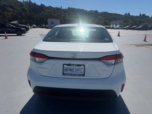 Used 2024 Toyota Corolla LE FWD image 4