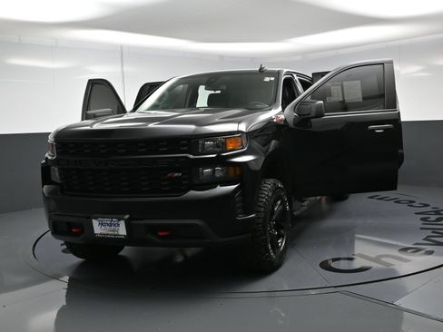 Used 2021 Chevrolet Silverado 1500 Custom Trail Boss w/ Midnight Edition AWD/4WD image 21