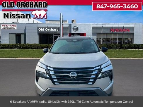 Used 2025 Nissan Rogue SL w/ Tech Package image 5