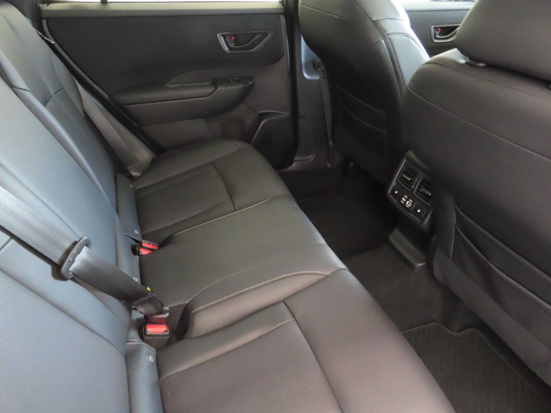 Used 2026 Subaru Outback Limited AWD/4WD image 25
