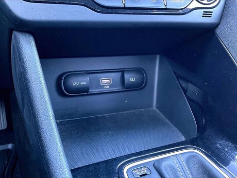 Used 2020 Kia Niro LXS image 33