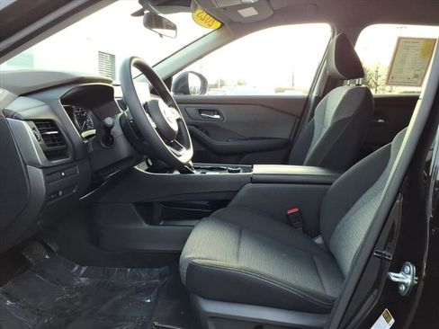 Used 2023 Nissan Rogue SV image 6