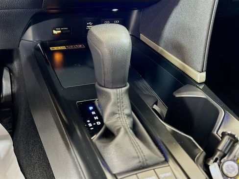 Used 2025 Toyota Camry LE w/ Convenience Package FWD image 14