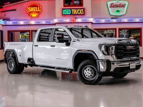 Used 2024 GMC Sierra 3500 Pro w/ Convenience Package image 1