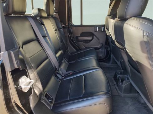 Certified 2023 Jeep Gladiator Sport image 35