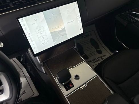 New 2025 Land Rover Range Rover SE image 38