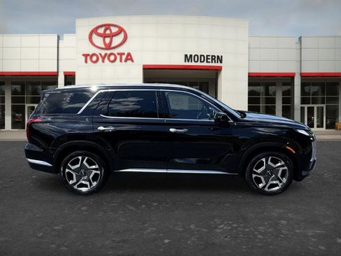 Used 2024 Hyundai Palisade Limited FWD image 4