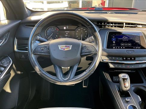 Used 2019 Cadillac XT4 Sport image 5