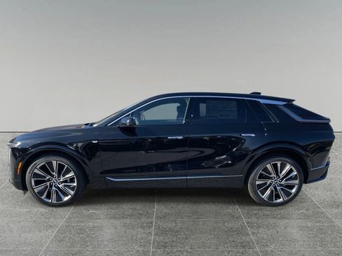 New 2026 Cadillac Lyriq Signature Luxury image 2