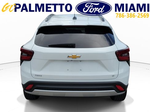 Used 2024 Chevrolet Trax LT w/ Driver Confidence Package FWD image 5