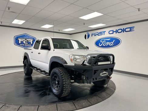 Used 2013 Toyota Tacoma 4x4 Double Cab w/ TRD Off-Road Pkg image 18