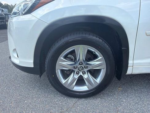 Used 2018 Toyota Highlander Limited FWD image 33