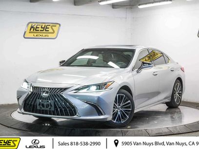 Used 2023 Lexus ES 300h w/ Premium Package