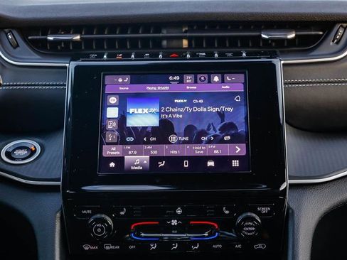 New 2025 Jeep Grand Cherokee L Altitude image 15