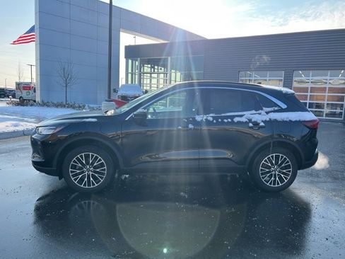 Used 2023 Ford Escape SE image 8