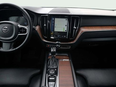 Used 2020 Volvo XC60 T5 Inscription w/ Protection Package Premier image 22