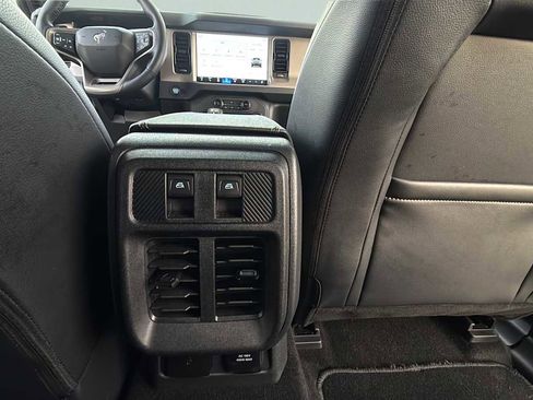 Used 2025 Ford Bronco Outer Banks image 41