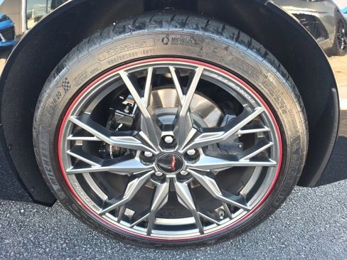 Used 2025 Chevrolet Corvette Stingray w/ Z51 Performance Package image 8