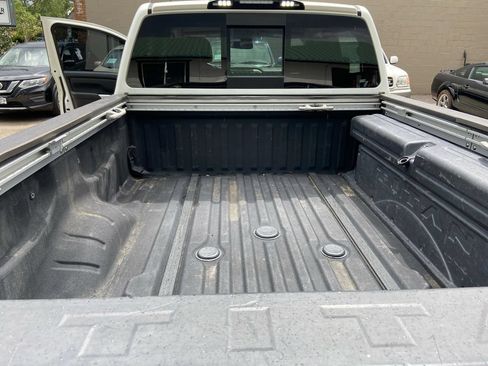 Used 2018 Nissan Titan PRO-4X w/ Pro-4x Convenience Package AWD/4WD image 22