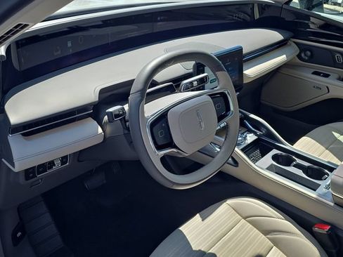 Used 2025 Lincoln Nautilus Reserve AWD/4WD image 8
