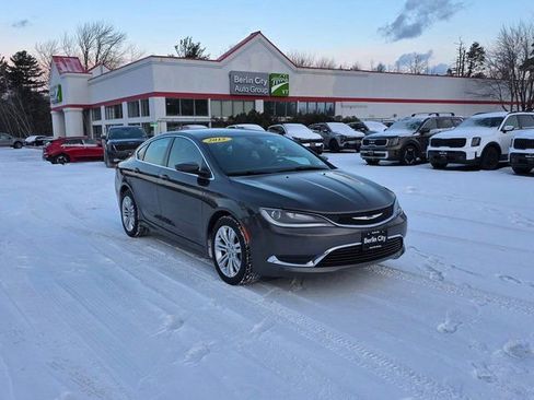 Used 2015 Chrysler 200 Limited w/ Convenience Group image 29