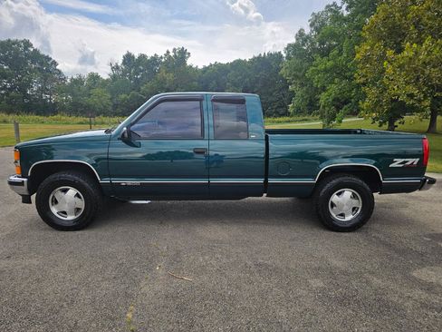 Used 1998 Chevrolet Silverado 1500 4x4 Extended Cab w/ Preferred Equipment Group 2 image 9