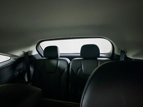 Used 2024 Kia Sorento S image 28