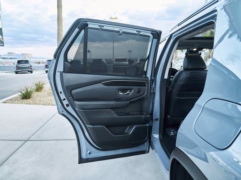 Used 2023 Honda Pilot Elite image 16