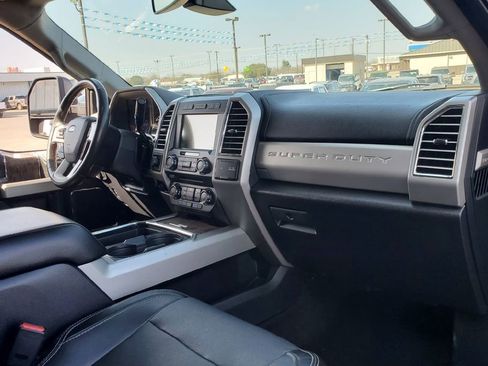Used 2017 Ford F250 Lariat w/ Lariat Ultimate Package AWD/4WD image 21