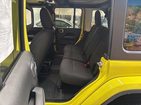 Used 2022 Jeep Wrangler Unlimited Sahara w/ Cold Weather Group image 37