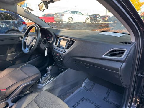Used 2020 Hyundai Accent SE image 49