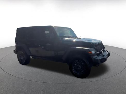 Used 2025 Jeep Wrangler Unlimited Sport AWD/4WD image 2