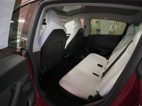 Used 2025 Tesla Model Y Long Range image 14