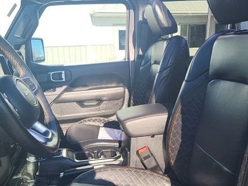 Used 2021 Jeep Wrangler Unlimited Sahara image 3