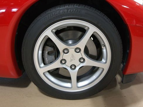 Used 2000 Chevrolet Corvette Coupe w/ Roof Pkg image 26