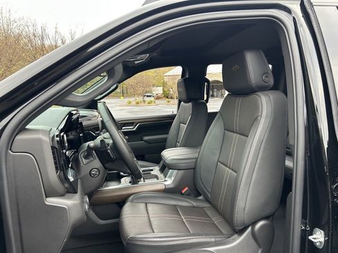 Used 2024 Chevrolet Silverado 1500 High Country image 39