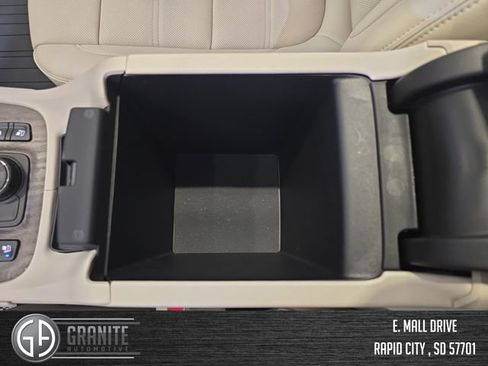 Used 2023 GMC Acadia Denali w/ Denali Technology Package AWD/4WD image 27