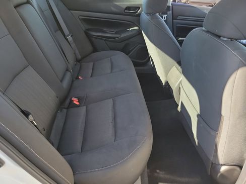 Used 2024 Nissan Altima 2.5 SV image 18