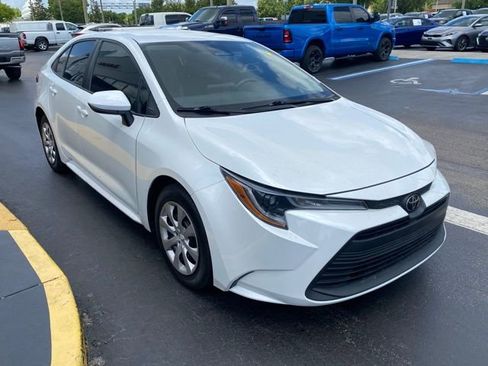 Used 2024 Toyota Corolla LE image 2