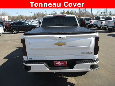 Used 2022 Chevrolet Silverado 2500 High Country w/ Z71 Off-Road Package image 7