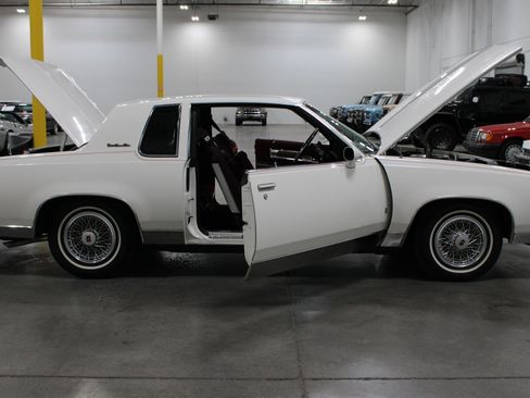 Used 1988 Oldsmobile Cutlass Supreme Classic Brougham RWD image 40