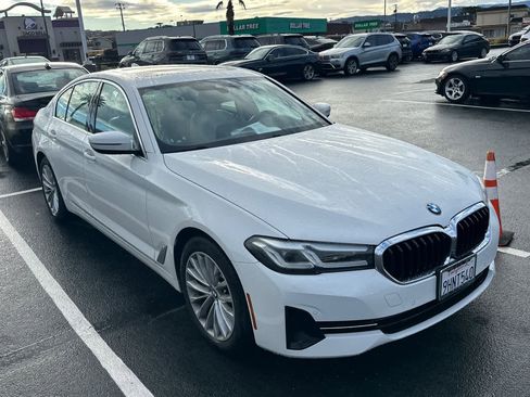Certified 2023 BMW 530i xDrive w/ Premium Package image 5